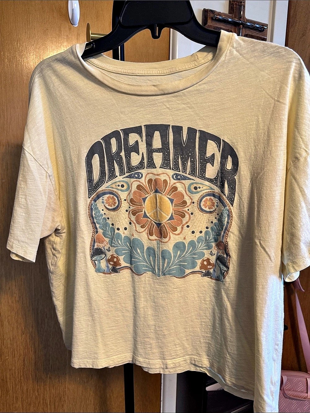 American Eagle Dreamer Graphic Crop- Top Size Medium
